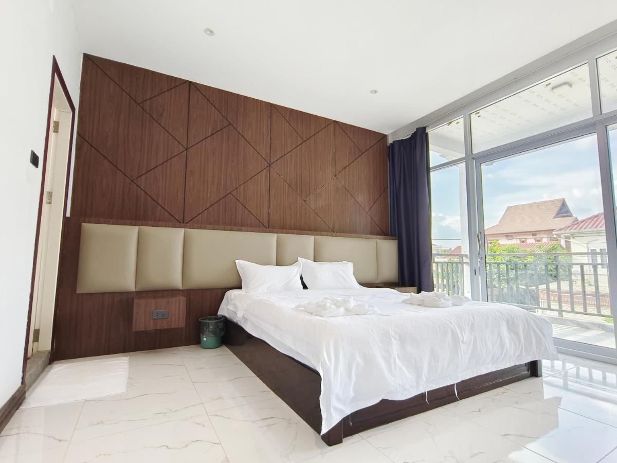 Jenny Airport Lounge Bed & Breakfast เวียงจันทน์ ภายนอก รูปภาพ