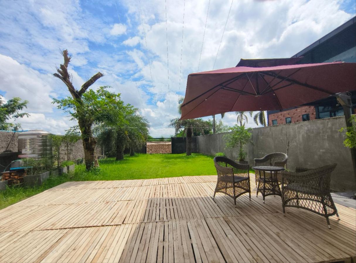 Jenny Airport Lounge Bed & Breakfast เวียงจันทน์ ภายนอก รูปภาพ